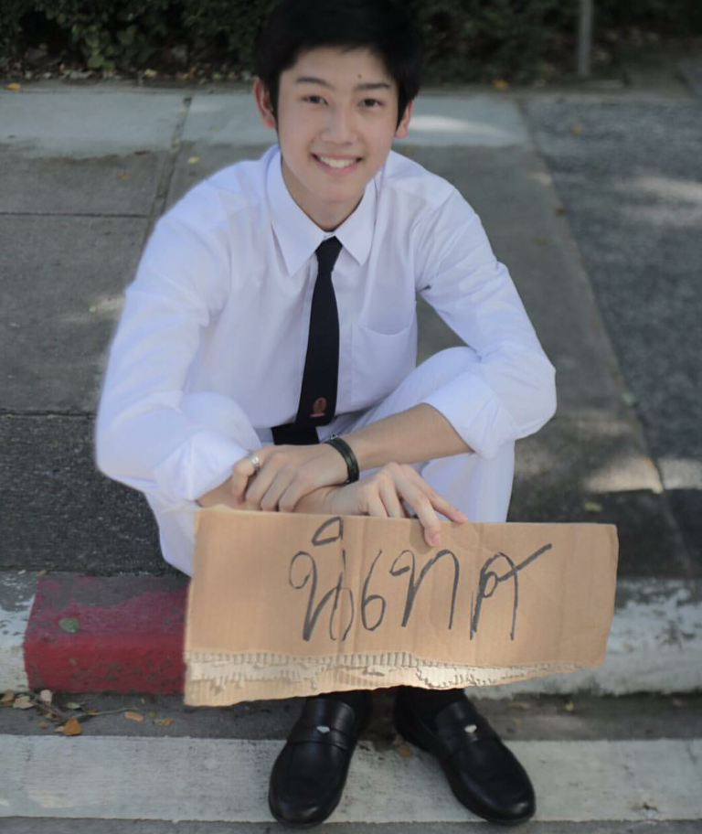 Rò rỉ loạt ảnh nam thần áo trắng Thái Lan khiến trái tim của hội chị em  Rò rỉ loạt ảnh nam thần áo trắng Thái Lan khiến trái tim của hội chị em