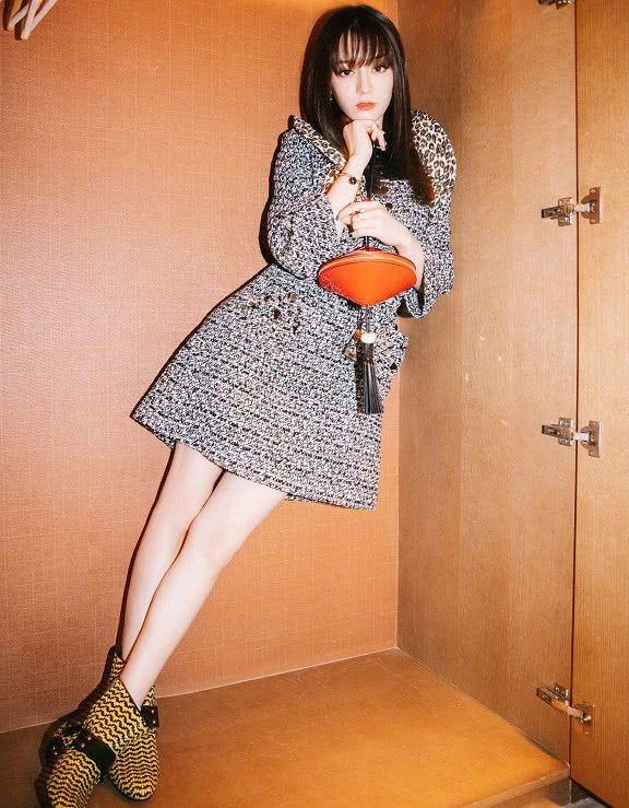 Địch Lệ Nhiệt Ba xinh đẹp, lạ lẫm với tạo hình tóc ngang mới mẻ ảnh 4