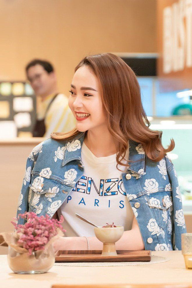 Chân dung 2 nữ đại gia ngầm của showbiz Việt ảnh 1 chan dung 2 nu dai gia ngam cua showbiz viet: gioi kinh te nhung khong ngai "xin tien" nguoi yeu - 4