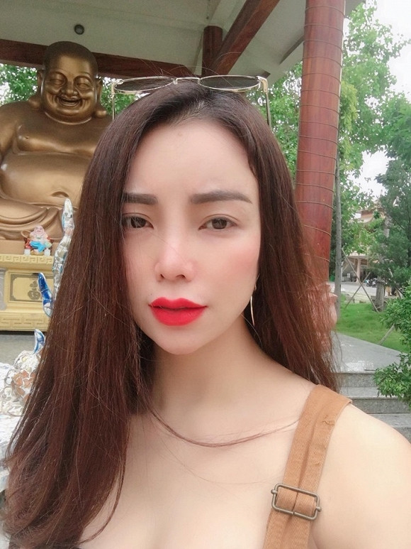 Trà Ngọc Hằng bán đồ 2 Trà Ngọc Hằng, Trà Ngọc Hằng thanh lý đồ, Trà Ngọc Hằng bán đồ cũ, sao việt thanh lý đồ