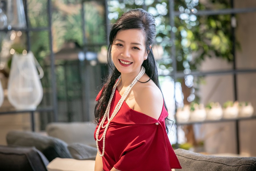 nsut-chieu-xuan-u50-van-qua-goi-cam-1 nsut-chieu-xuan-u50-van-qua-goi-cam-1