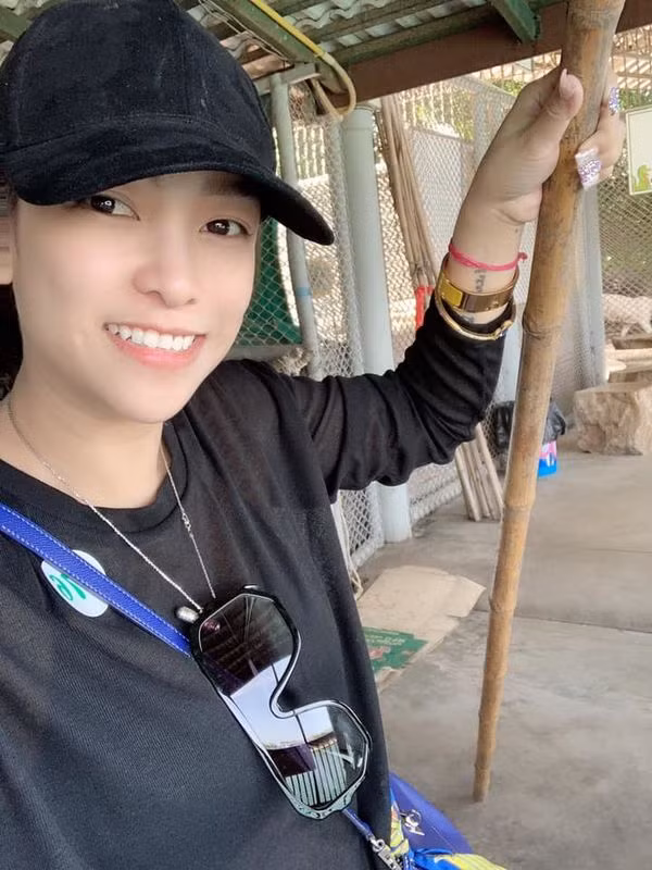 Trong lúc Minh Nhựa đang say đắm với vợ 2, thì người vợ đầu (cũng là mẹ ruột của cô con gái Rich Kid) đang làm gì? ảnh 5