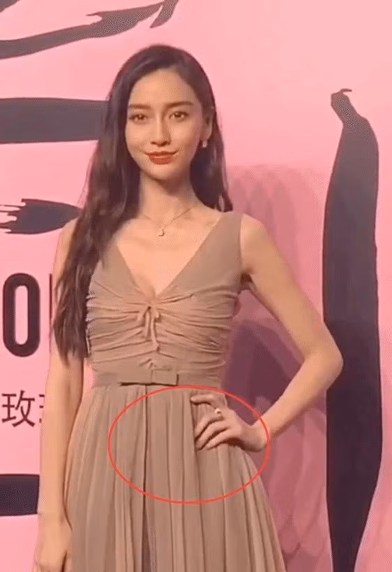 Sau nghi vấn ly hôn Huỳnh Hiểu Minh, Angelababy thay nhẫn cưới thành nhẫn khác ảnh 7