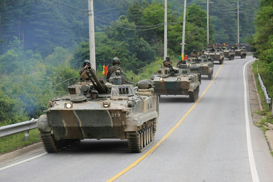 Xe chiến đấu bộ binh BMP-3 thuộc loại tiên tiến nhất của Lục quân Hàn Quốc Xe chiến đấu bộ binh BMP-3 thuộc loại tiên tiến nhất của Lục quân Hàn Quốc