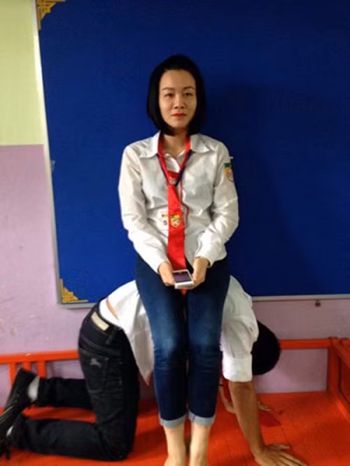 Phía sau một bức ảnh đẹp.