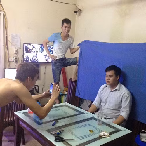 Trong cái khó ló cái khôn.