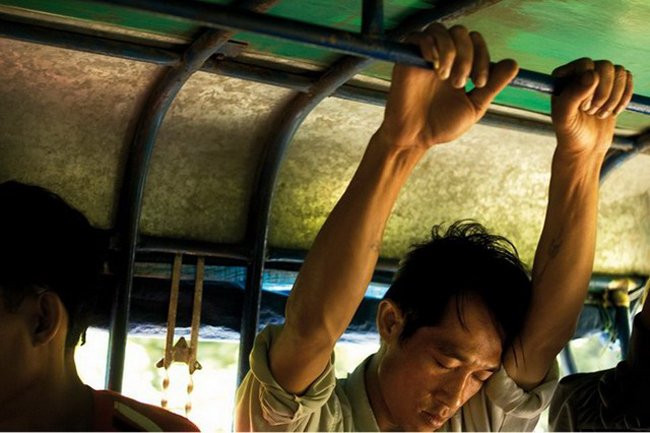 1.001 tư thế ngủ hài hước nơi công cộng hình ảnh 3 1.001 tu the ngu hai huoc noi cong cong hinh anh 3
