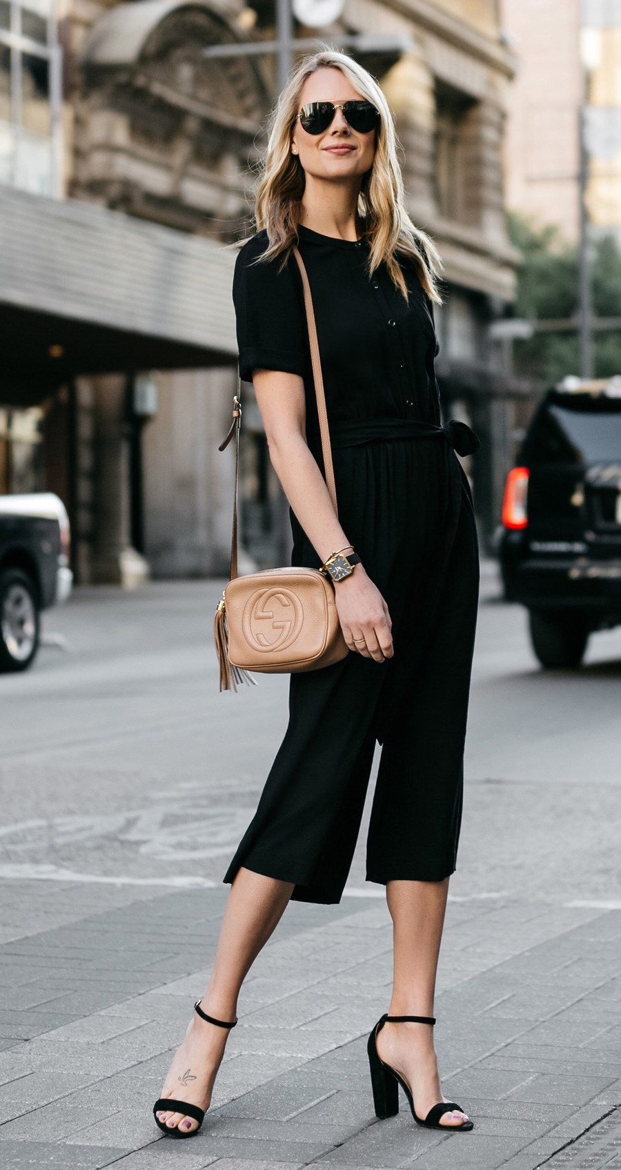 4 kiểu trang phục giúp chị em luôn nổi bần bật giữa đám đông ảnh 15 4 kiểu trang phục giúp chị em luôn nổi bần bật giữa đám đông ảnh 15