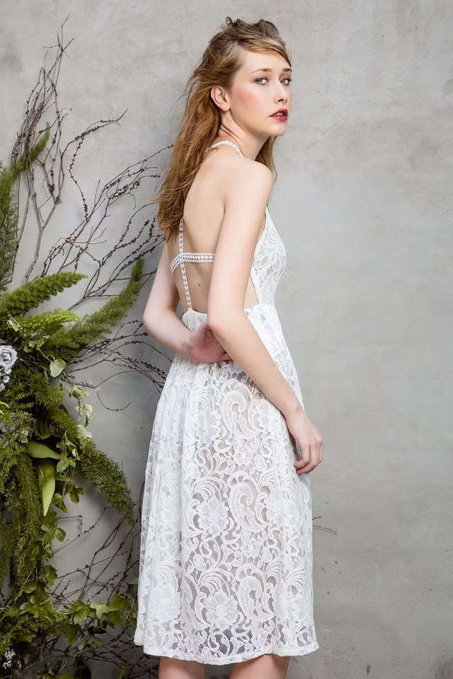 4 kiểu trang phục giúp chị em luôn nổi bần bật giữa đám đông ảnh 9