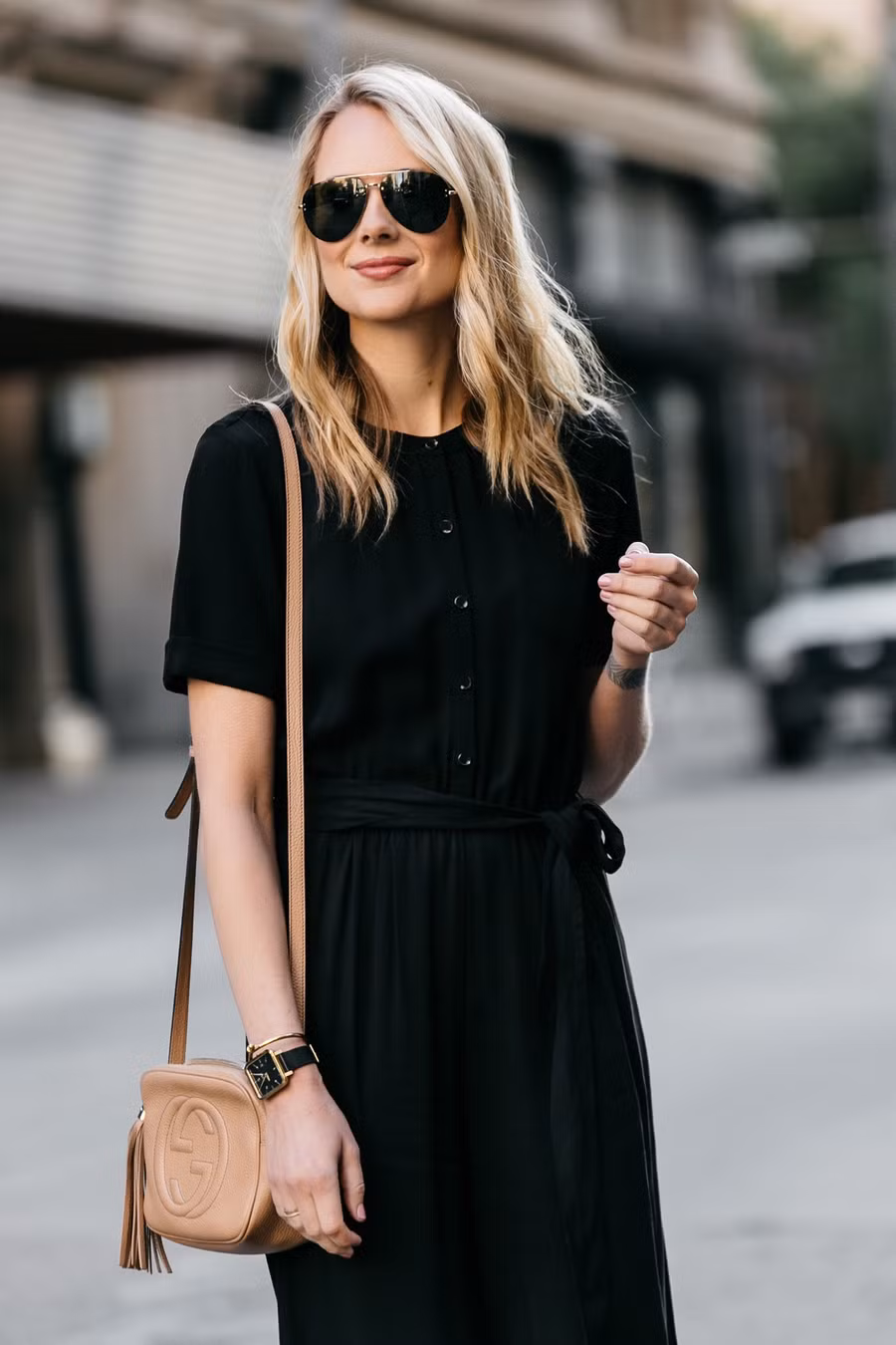 4 kiểu trang phục giúp chị em luôn nổi bần bật giữa đám đông ảnh 14