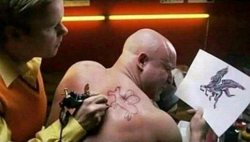 Thảm họa hình xăm. Thảm họa hình xăm.