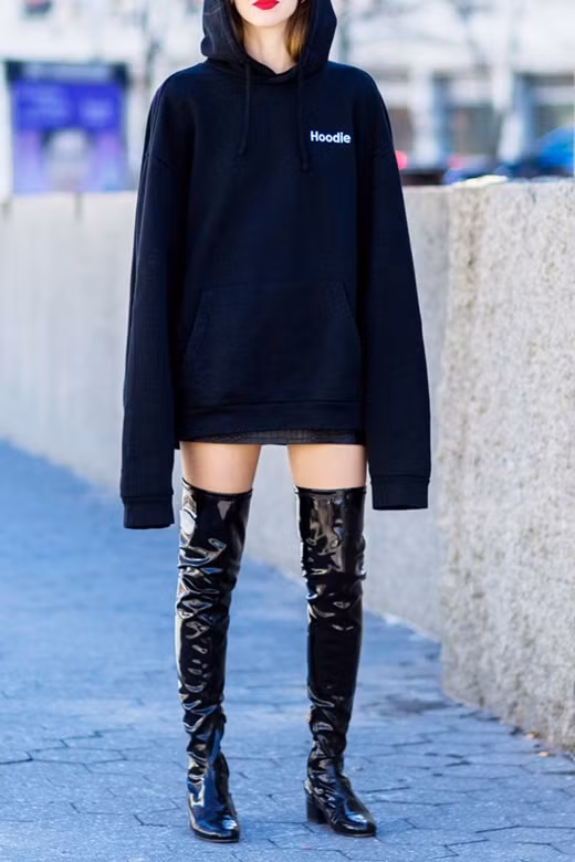 7 cách mặc hoodie - chiếc áo hot nhất đường phố năm qua