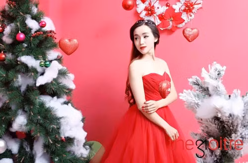 Từ khoản vốn nhỏ tích góp từ những công việc làm thêm, Liên Nhi quyết định kinh doanh mỹ phẩm online và các phụ kiện làm đẹp. Đến nay, nhờ khả năng kinh doanh cùng với một chút may mắn, chỉ sau một thời gian ngắn, Liên Nhi đã bước đầu gặt hái được nhiều thành công.