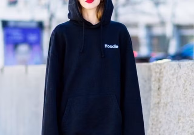 7 cách mặc hoodie - chiếc áo hot nhất đường phố năm qua