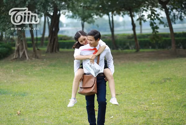 Chuyện tình yêu đẹp như cổ tích của chàng trai 10 năm đánh giày thi đỗ đại học