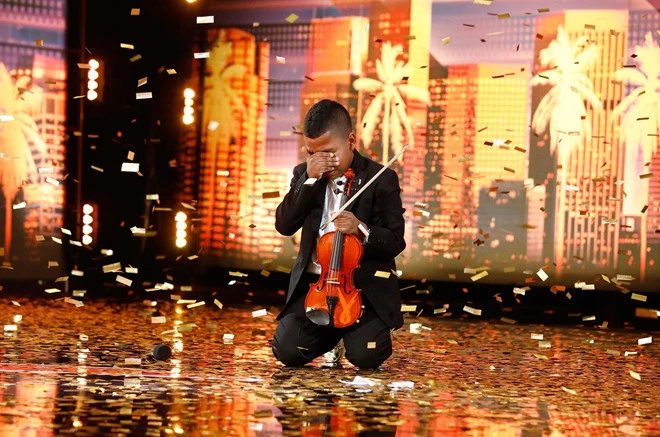 Cậu bé ung thư nhận nút vàng tại America"s Got Talent 2019