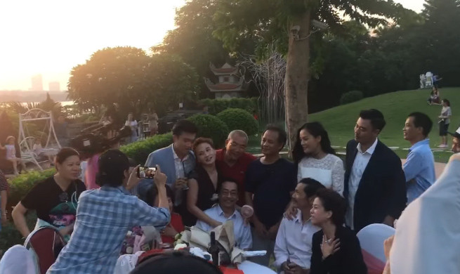 Hé lộ cảnh cuối phim "Về nhà đi con" đẹp như mơ ảnh 1 Hé lộ cảnh cuối phim