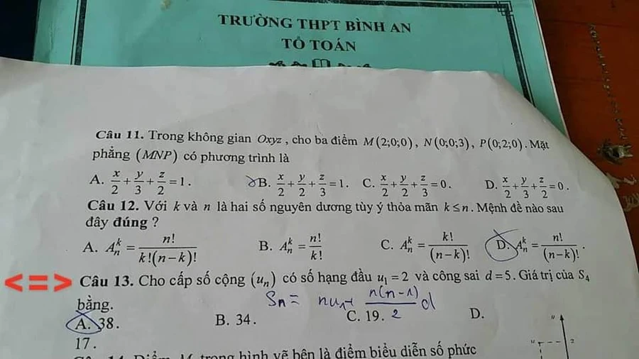 Học Chuyên Văn nhưng bị bắt làm bài thi môn Toán, nam sinh biến tấu ra lời giải đọc không nhịn được cười