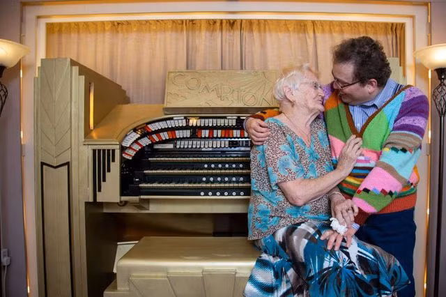 Cụ bà 83 hơn chồng 40 tuổi vẫn yêu đương “bùng cháy” - 3