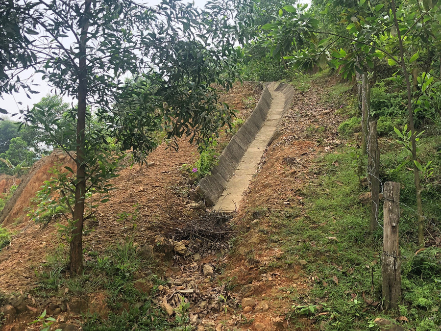 Tatuy của dự án bị đất đá phá vỡ, vùi lấp Tatuy của dự án bị đất đá phá vỡ, vùi lấp