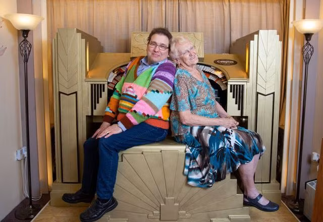 Cụ bà 83 hơn chồng 40 tuổi vẫn yêu đương “bùng cháy” - 4