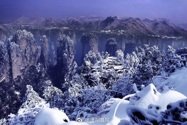 du khach phan khich truoc canh tuong bang tuyet phu trang truong gia gioi hinh anh 13