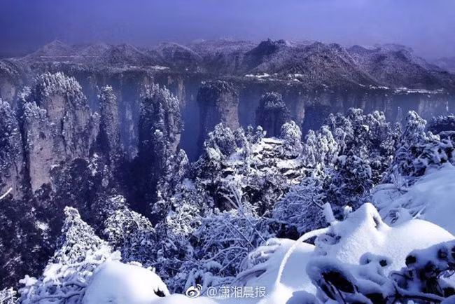 du khach phan khich truoc canh tuong bang tuyet phu trang truong gia gioi hinh anh 13