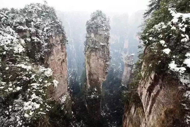 du khach phan khich truoc canh tuong bang tuyet phu trang truong gia gioi hinh anh 12