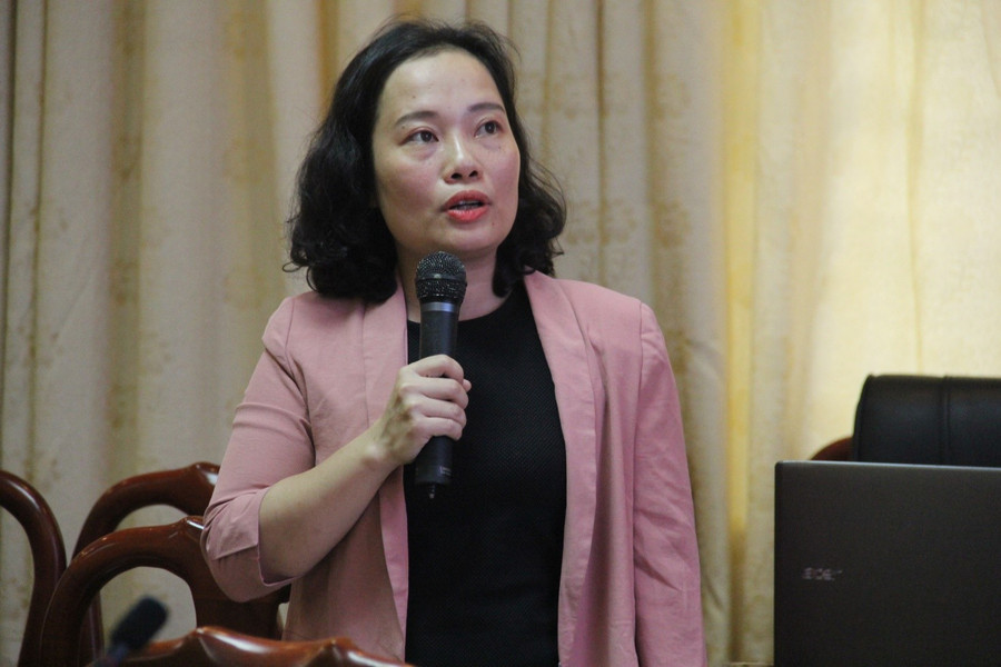 TS. Nguyễn Thị Kim Chi đại diện cho nhóm tác giả trình bày tham luận “Chính sách khu vực kinh tế tư nhân: Một số vấn đề lý luận và thực tiễn ở Việt Nam”.