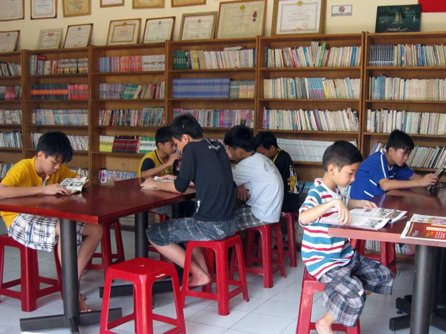 Phòng đọc sách của các em tại trung tâm, với nhiều đầu sách báo bổ ích, hấp dẫn