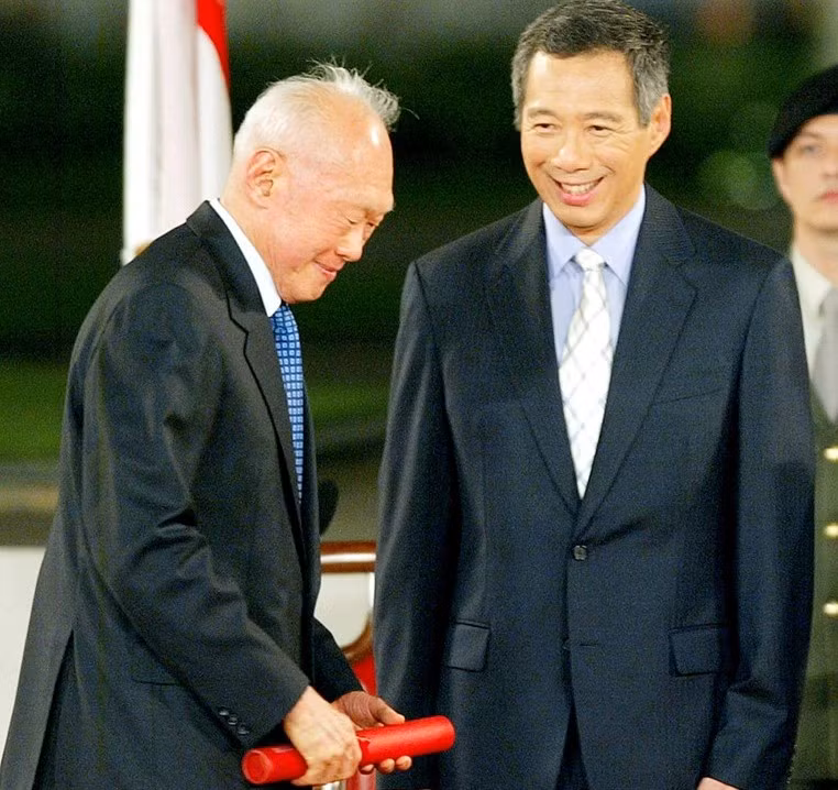 Cha con Lý Quang Diệu, Lý Hiển Long, hai vị Thủ tướng được lòng dân của Đảo quốc Singapore Cha con Lý Quang Diệu, Lý Hiển Long, hai vị Thủ tướng được lòng dân của Đảo quốc Singapore