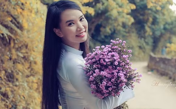 Đặng Phương Hạnh, người đã có thâm niên làm nghề bê tráp.