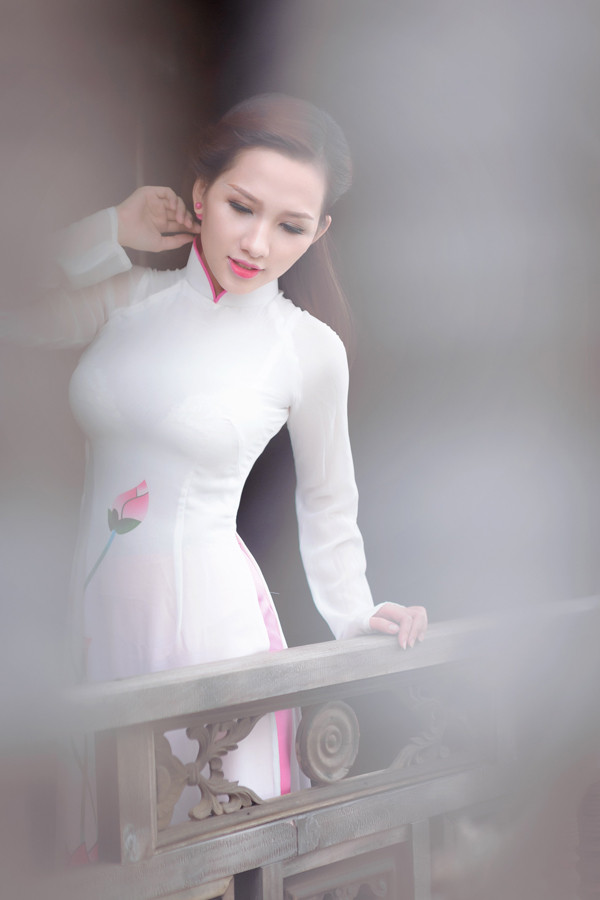 Nữ sinh Sài thành duyên dáng trong tà áo trắng ảnh 6 Hoài Thư