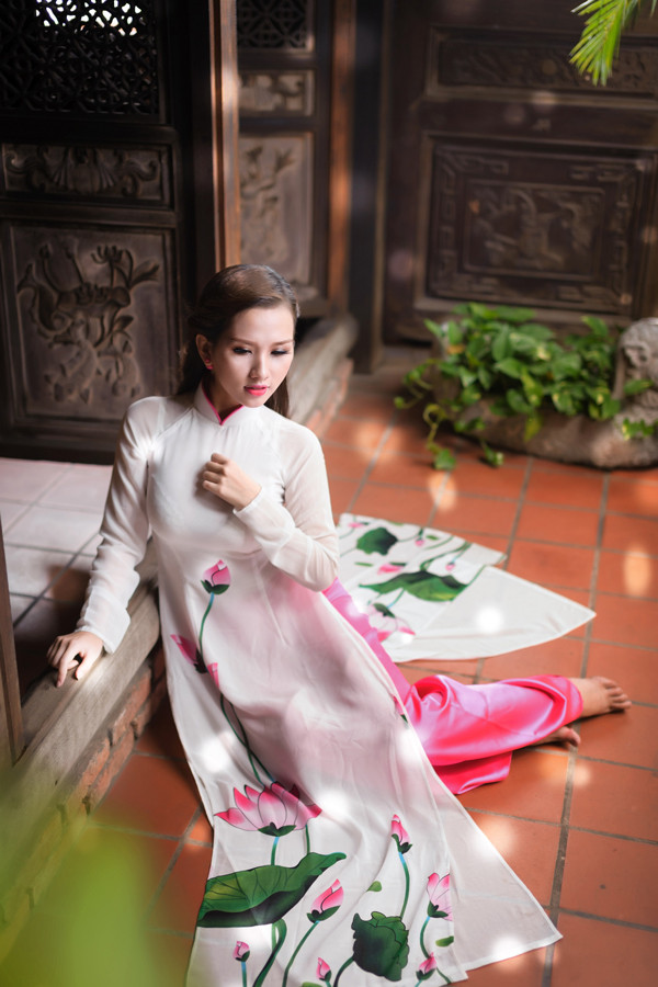 Nữ sinh Sài thành duyên dáng trong tà áo trắng ảnh 12 Hoài Thư