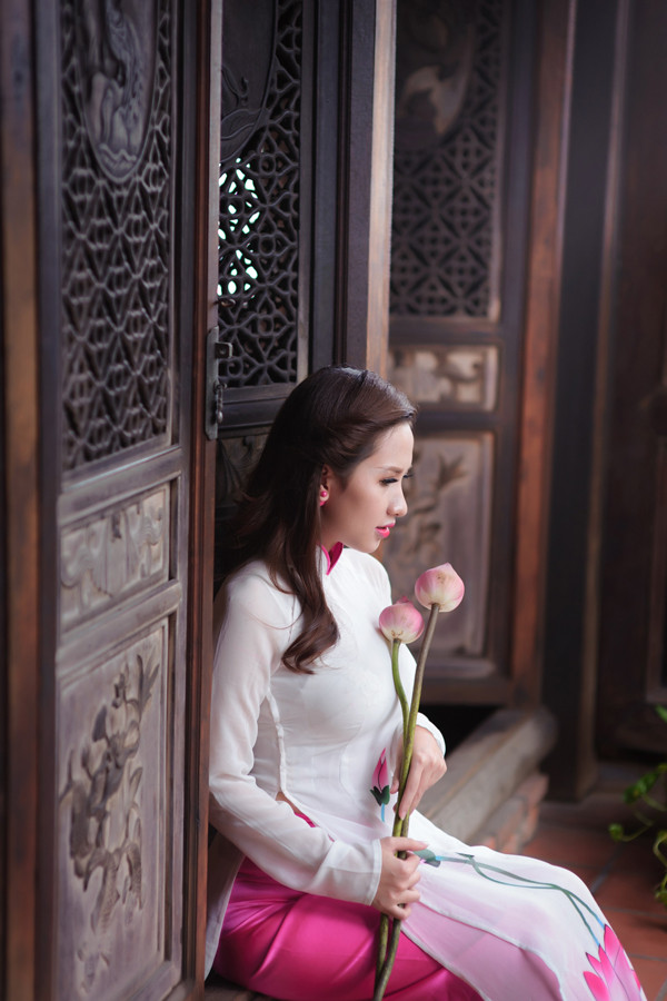 Nữ sinh Sài thành duyên dáng trong tà áo trắng ảnh 9 Hoài Thư