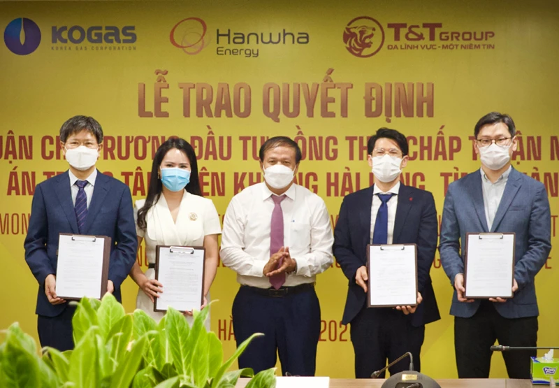 Quảng Trị trao quyết định chủ trương đầu tư LNG Hải Lăng trị giá 2,3 tỷ USD