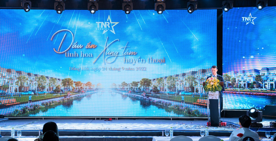 Ông Đỗ Mạnh Dũng – Phó TGĐ TNR Holdings Vietnam phát biểu. Ông Đỗ Mạnh Dũng – Phó TGĐ TNR Holdings Vietnam phát biểu.