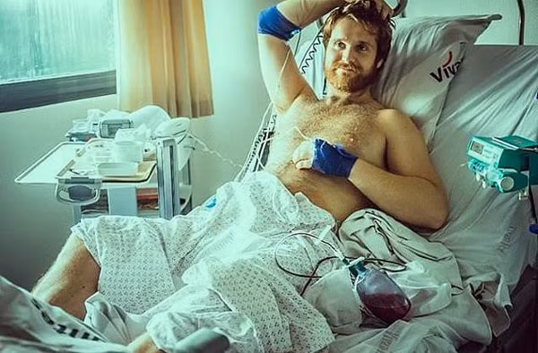 Daniel mắc phải chứng priapism - hội chứng cương cứng kéo dài.