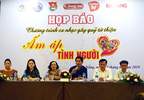  Quang cảnh buổi họp báo