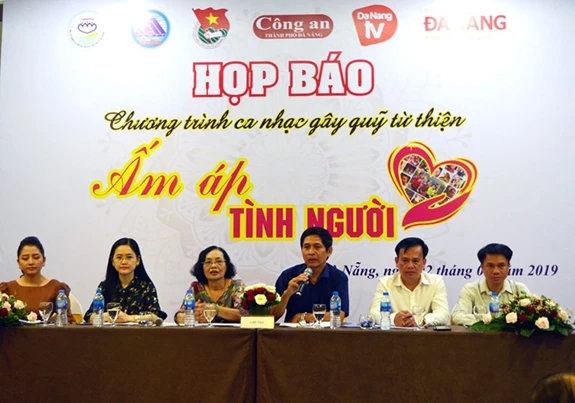  Quang cảnh buổi họp báo