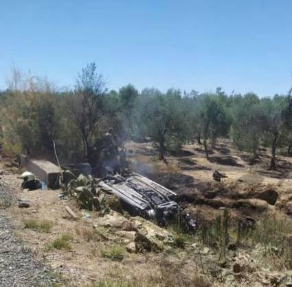 Cận cảnh vụ tai nạn xe hơi kinh hoàng khiến cựu sao Arsenal qua đời hình ảnh 2 can canh vu tai nan xe hoi kinh hoang khien cuu sao arsenal qua doi hinh anh 2