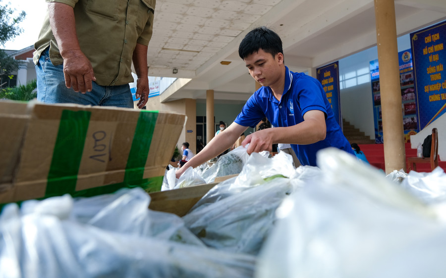 Để lan rộng nghĩa cử này, từ nhiều ngày trước, Trung tâm hỗ trợ Học sinh Sinh viên thành phố Cần Thơ đã đăng thông báo trên fanpage. Để lan rộng nghĩa cử này, từ nhiều ngày trước, Trung tâm hỗ trợ Học sinh Sinh viên thành phố Cần Thơ đã đăng thông báo trên fanpage.