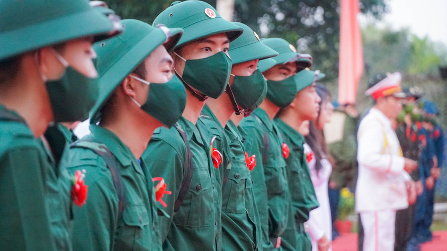 Sáng 9.2, 1.858 thanh niên của TP Cần Thơ lên đường nhập ngũ. Trong đó, có 1.353 thanh niên tham gia nghĩa vụ quân sự, 505 thanh niên tham gia nghĩa vụ công an. Sáng 9.2, 1.858 thanh niên của TP Cần Thơ lên đường nhập ngũ. Trong đó, có 1.353 thanh niên tham gia nghĩa vụ quân sự, 505 thanh niên tham gia nghĩa vụ công an.