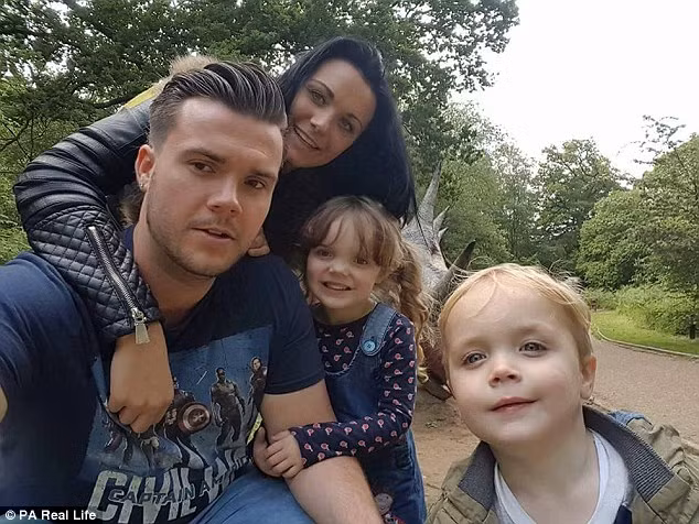 Quyết sinh con thứ 2, bố mẹ bàng hoàng khi nhận tin từ bác sĩ ảnh 4