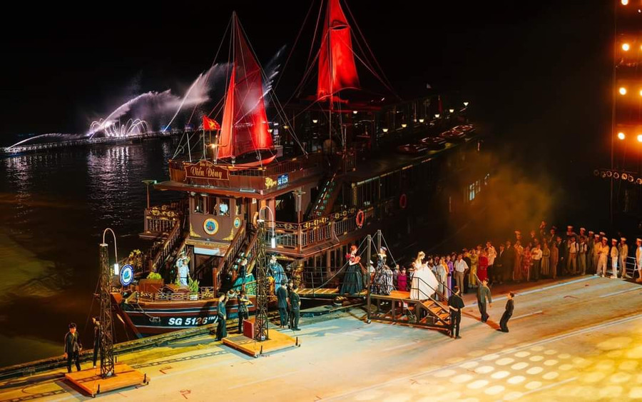 Một số hình ảnh của chương trình nghệ thuật “Dòng sông kể chuyện” tại Lễ hội Sông nước TPHCM năm 2023. Ảnh: Khánh Băng. Một số hình ảnh của chương trình nghệ thuật “Dòng sông kể chuyện” tại Lễ hội Sông nước TPHCM năm 2023. Ảnh: Khánh Băng.