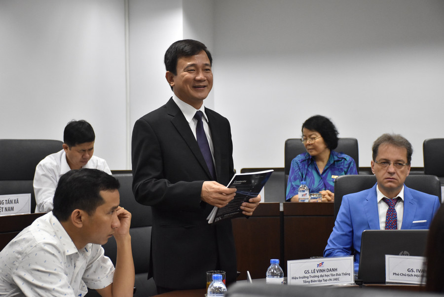GS Lê Vinh Danh phát biểu tại một sự kiện khoa học của TDTU. Ảnh: T.G GS Lê Vinh Danh phát biểu tại một sự kiện khoa học của TDTU. Ảnh: T.G