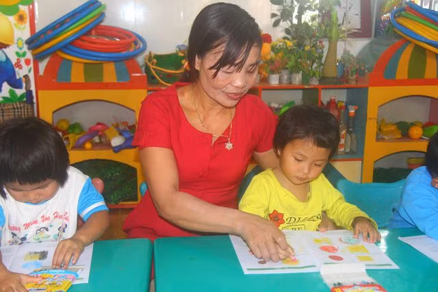 Thiếu giáo viên, nhiều nơi không dám gọi hết trẻ đến trường - 3