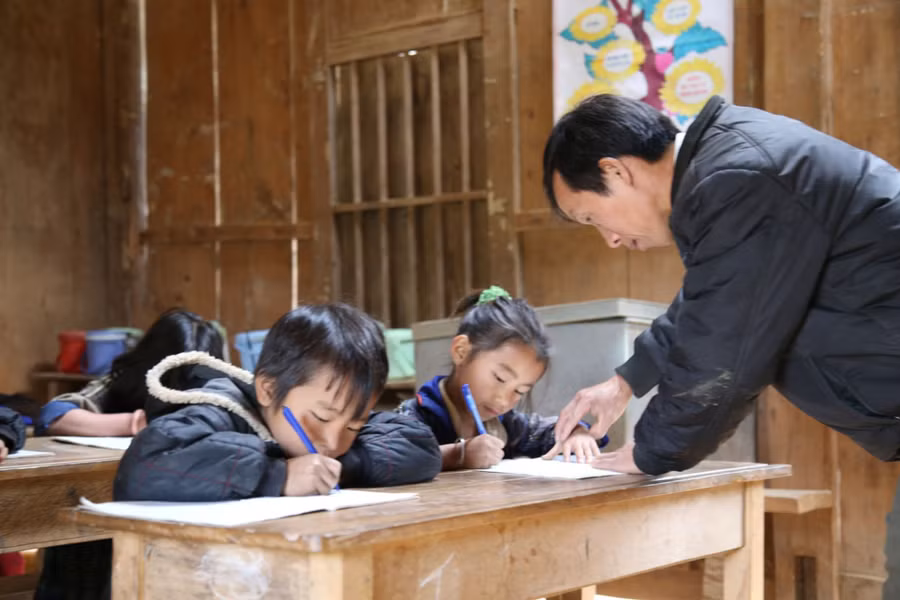 GV cần được bồi dưỡng thường xuyên chuyên môn để đáp ứng yêu cầu đổi mới giáo dục GV cần được bồi dưỡng thường xuyên chuyên môn để đáp ứng yêu cầu đổi mới giáo dục