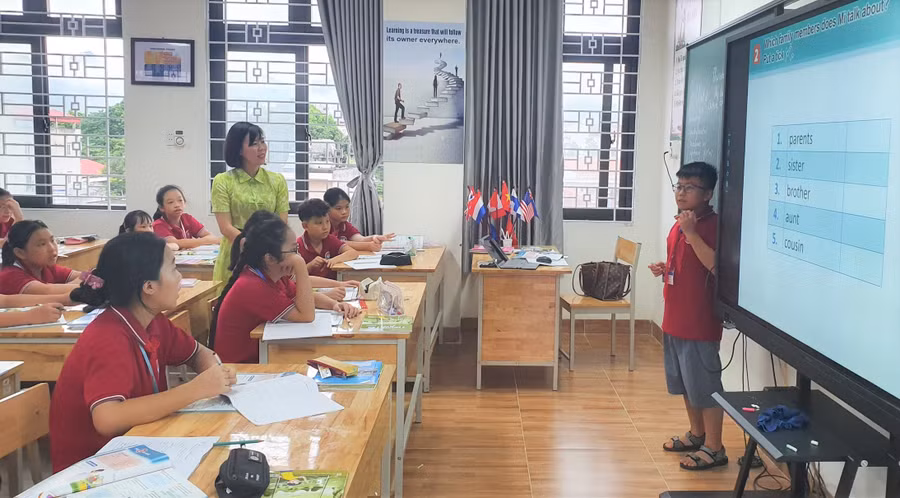 Tiết học Tiếng Anh của học sinh lớp 6, trường THCS Lê Quý Đôn. Tiết học Tiếng Anh của học sinh lớp 6, trường THCS Lê Quý Đôn.