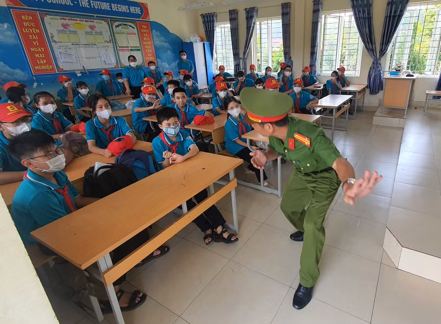 Hướng dẫn cách thoát hiểm an toàn khi có cháy xảy ra.